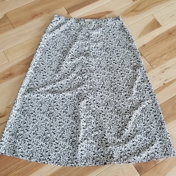 Christopher & Banks Dresses & Skirts - Christopher & Banks floral midi skirt